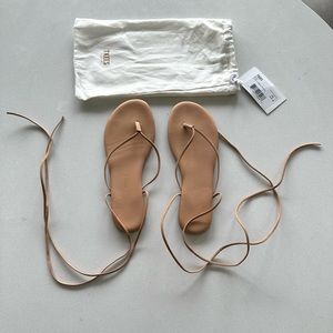 TKEES Lilu Sandals size 7